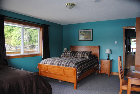 Knight Inlet Lodge guest room